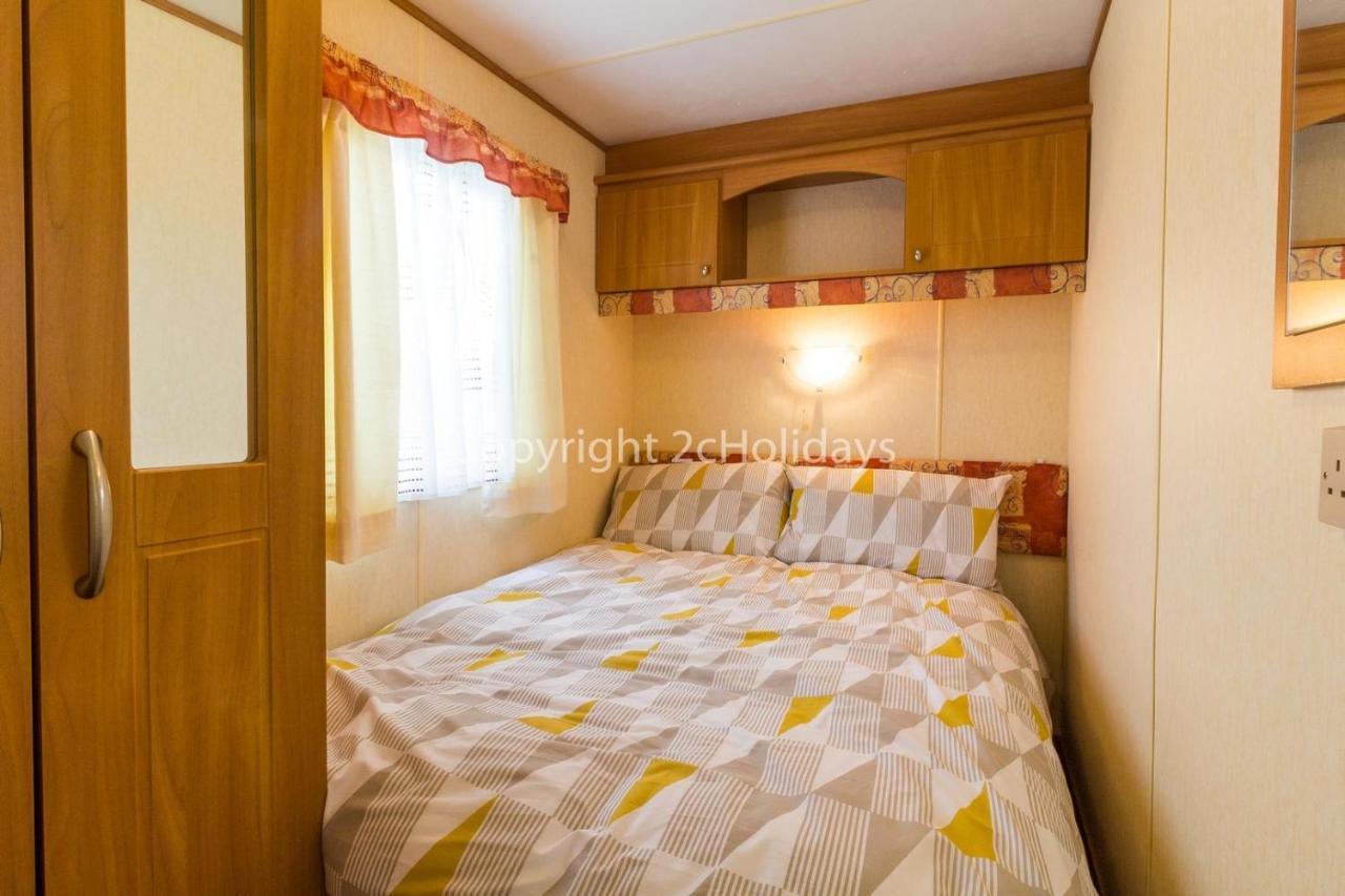 Hotel 8 Berth Caravan For Hire At Heacham Holiday Park In Norfolk Ref 21024F Exterior foto