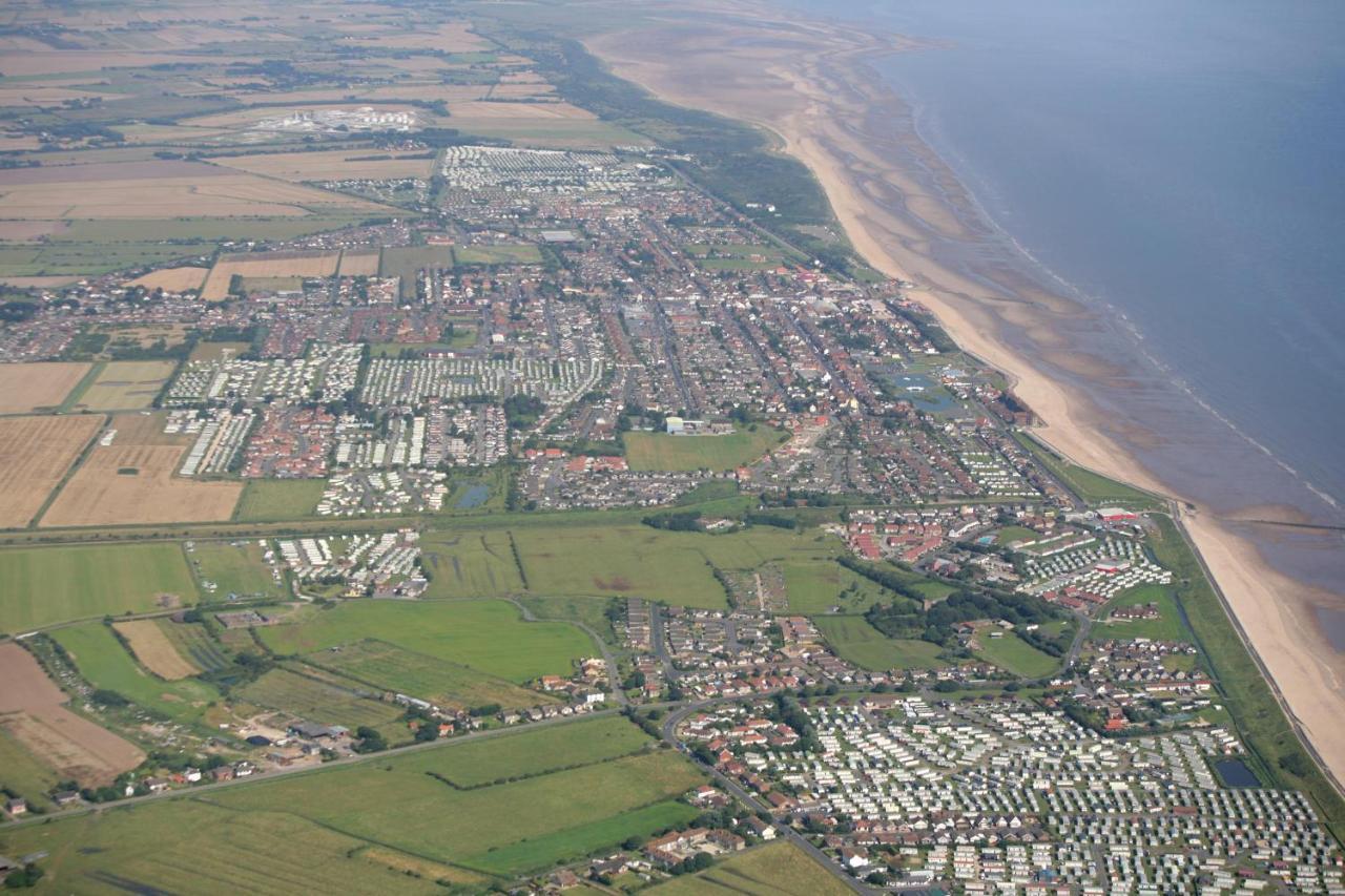 Hotel 8 Berth Caravan For Hire At Heacham Holiday Park In Norfolk Ref 21024F Exterior foto