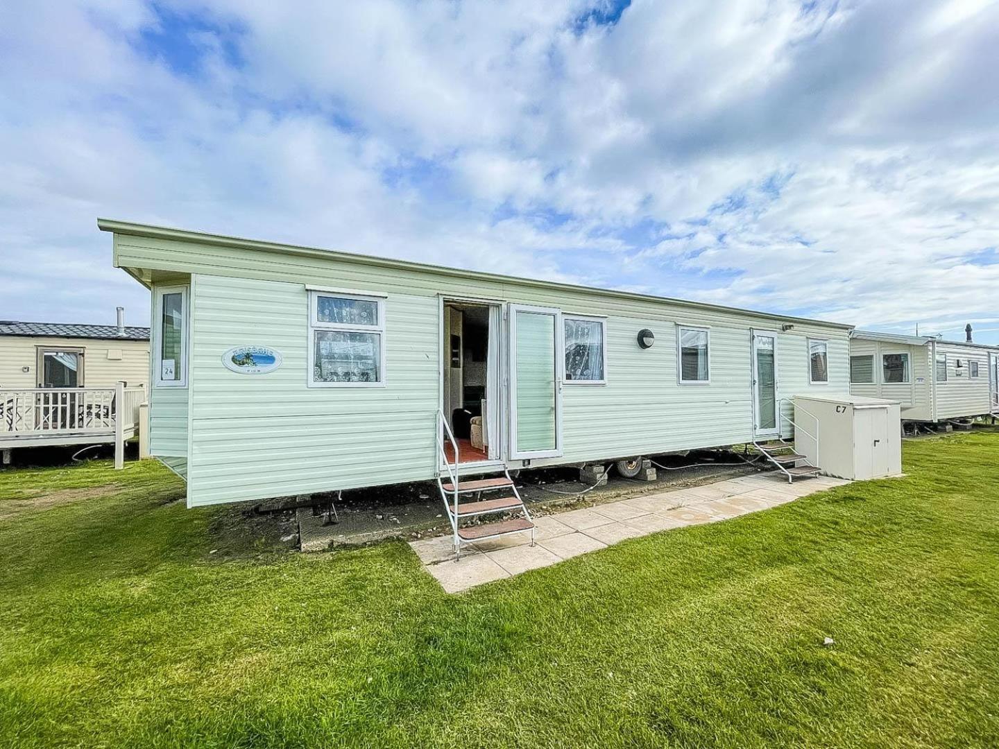 Hotel 8 Berth Caravan For Hire At Heacham Holiday Park In Norfolk Ref 21024F Exterior foto